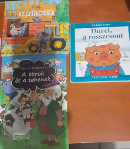 3 db mesekönyv: Mi újság... az építkezésen, A török és a tehenek és más mesék, Durci, a rosszcsont (Richard Scarry) Azonnali szállítás